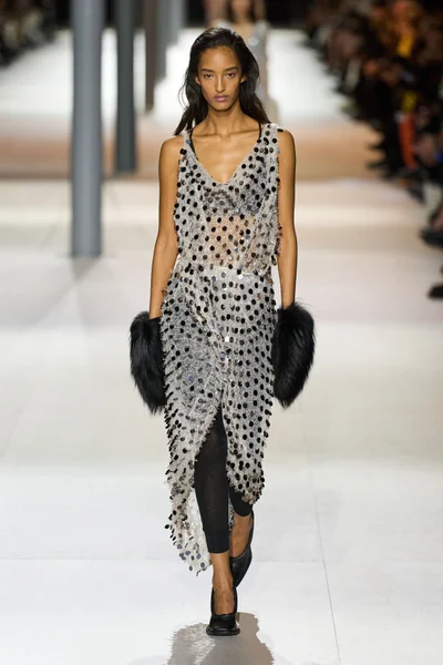 Look 4